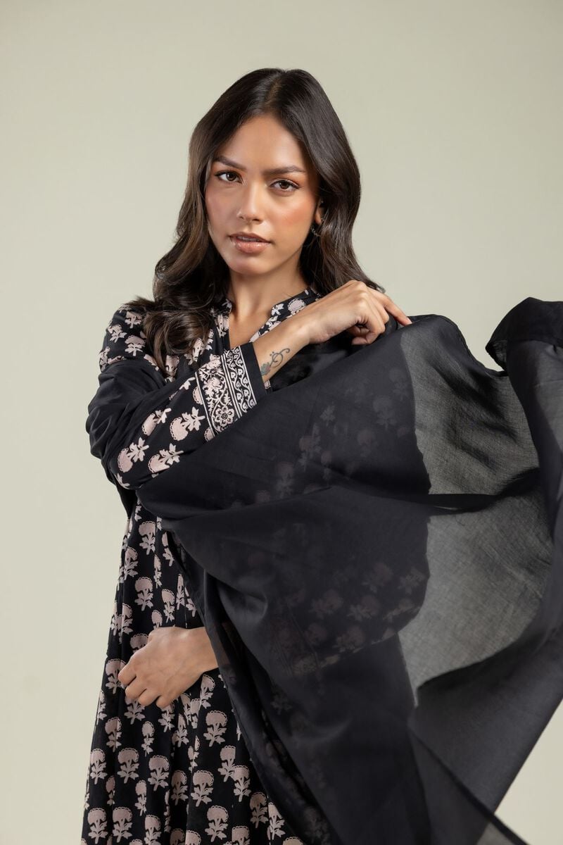 https://us.khaadi.com/dw/image/v2/BJTG_PRD/on/demandware.static/-/Sites-khaadi-master-catalog/default/dw7200b386/images/hi-res/1-26-201-c-g_multi_1.jpg?sw=800&sh=1200