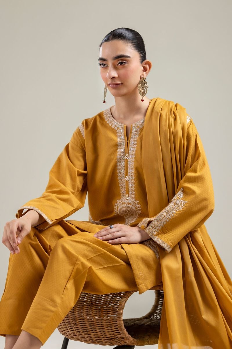 https://us.khaadi.com/dw/image/v2/BJTG_PRD/on/demandware.static/-/Sites-khaadi-master-catalog/default/dw72818186/images/hi-res/1-26-121-a-g_multi_1.jpg?sw=800&sh=1200
