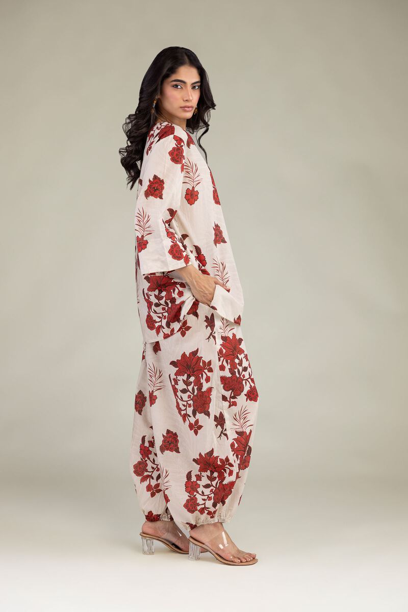 https://us.khaadi.com/dw/image/v2/BJTG_PRD/on/demandware.static/-/Sites-khaadi-master-catalog/default/dw73c3f3e1/images/hi-res/6-26-208-b-j1_multi_1.jpg?sw=800&sh=1200
