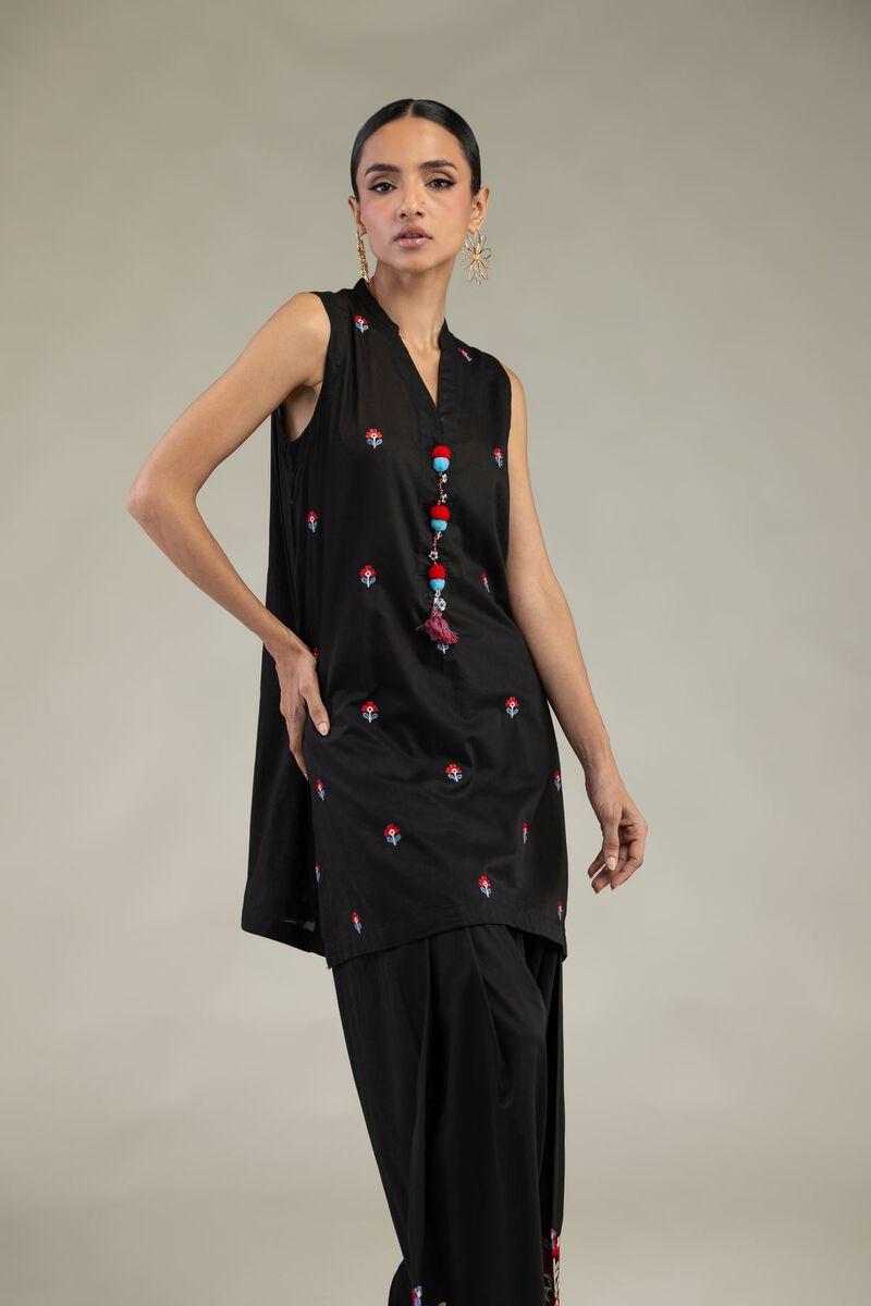 Embroidered | Cambric | Black Sleeveless Kurta | USD 35.00