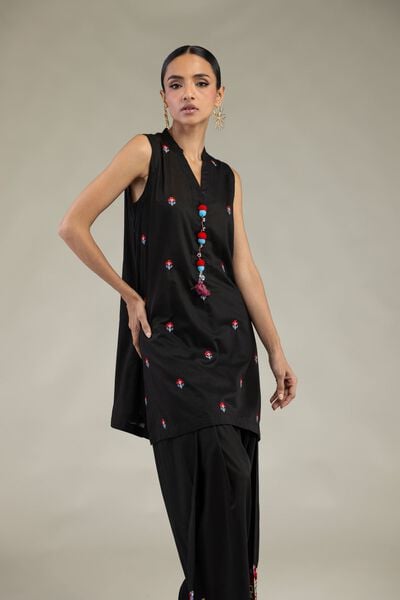 Embroidered | Cambric | Black Sleeveless Kurta | USD 35.00