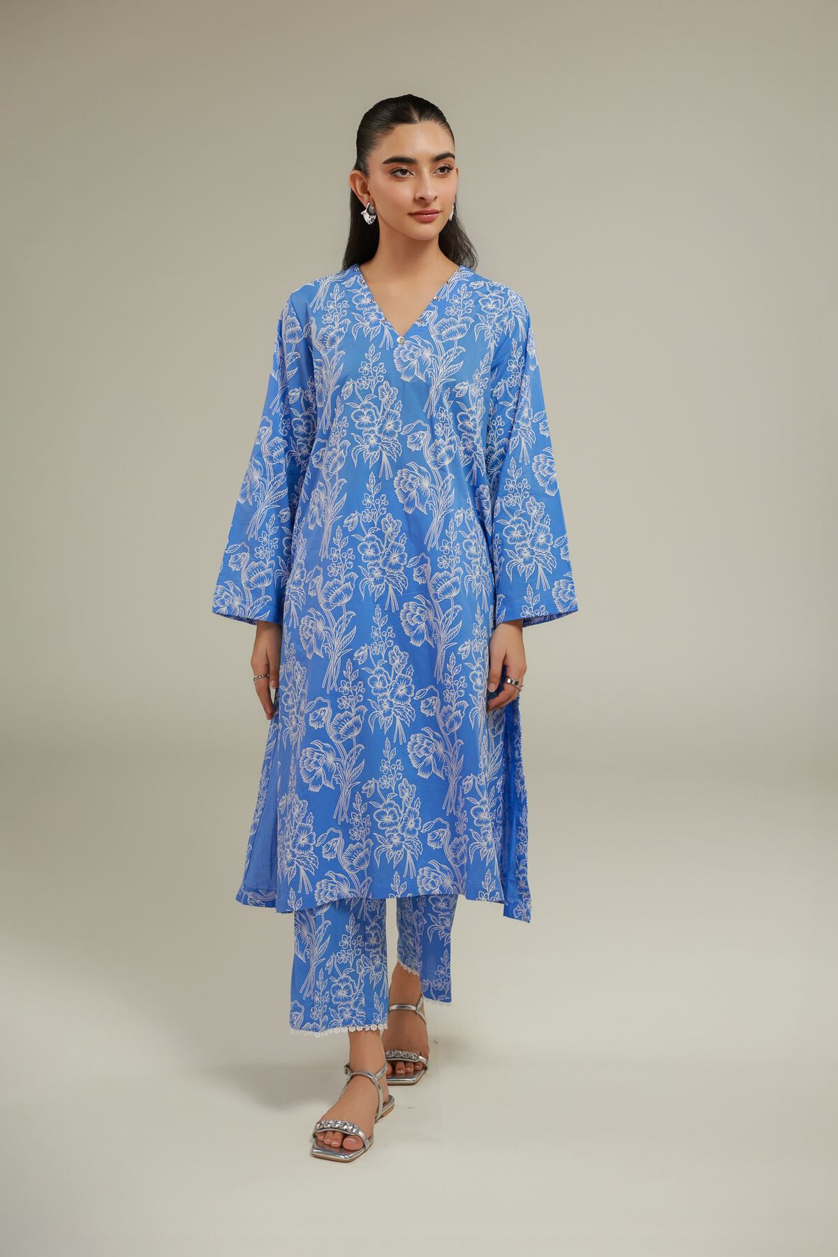 Buy Blue Floral Pants | 30.00 USD | 1-26-133-B-E-VG_MULTI | Khaadi
