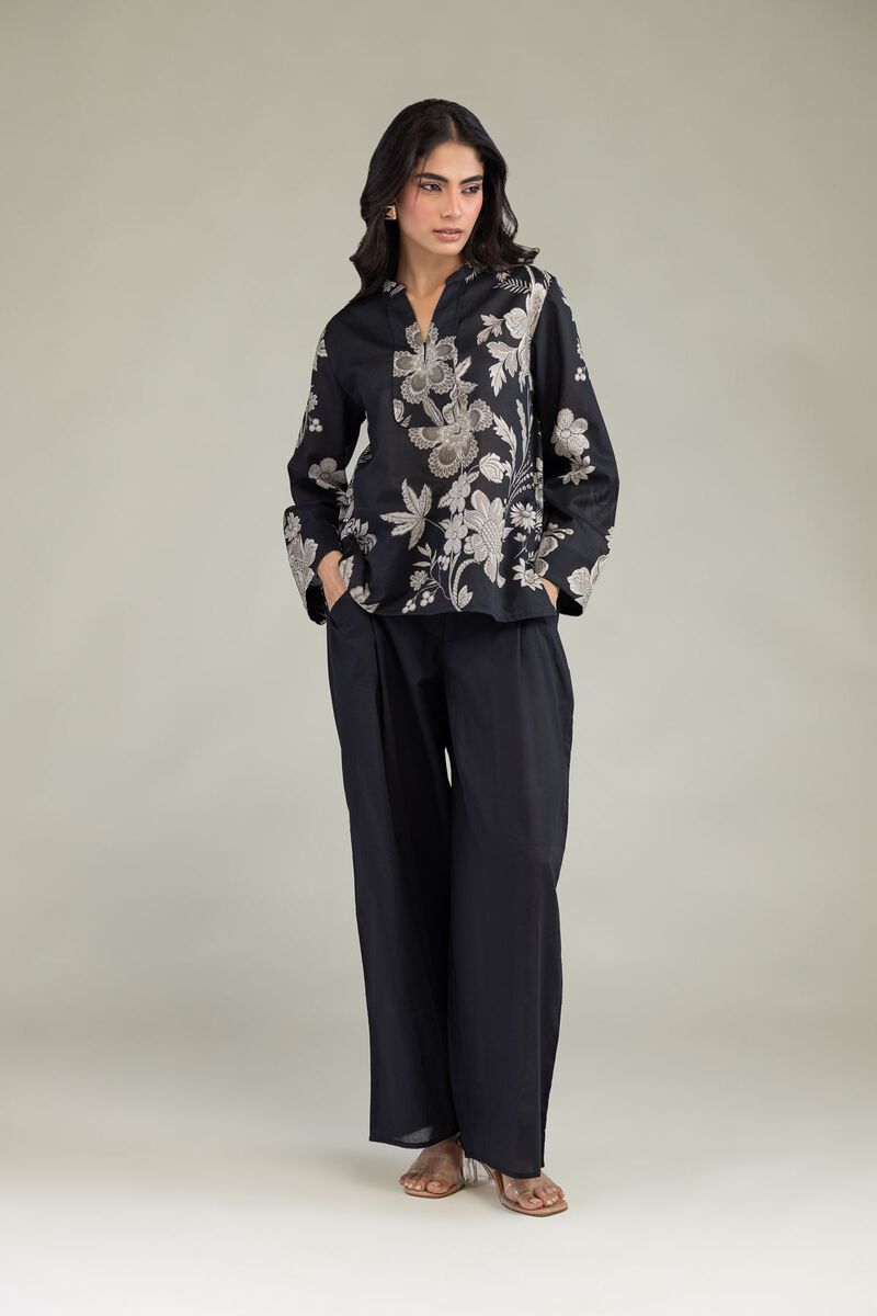 https://us.khaadi.com/dw/image/v2/BJTG_PRD/on/demandware.static/-/Sites-khaadi-master-catalog/default/dw7b19452b/images/hi-res/6-26-208-b-d2_multi_1.jpg?sw=800&sh=1200