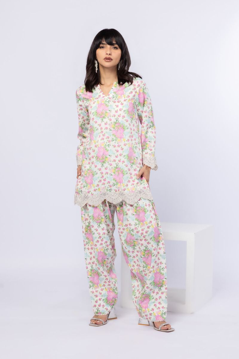 https://us.khaadi.com/dw/image/v2/BJTG_PRD/on/demandware.static/-/Sites-khaadi-master-catalog/default/dw7bab3b87/images/hi-res/25-05s23-08ta_multi_1.jpg?sw=800&sh=1200
