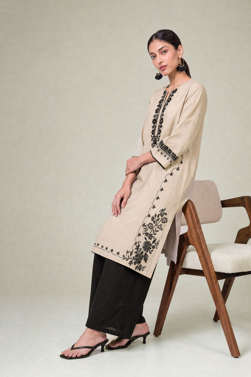 https://us.khaadi.com/dw/image/v2/BJTG_PRD/on/demandware.static/-/Sites-khaadi-master-catalog/default/dw7bc84276/images/hi-res/1-26-324-a-b1_multi_1.jpg?sw=800&sh=1200