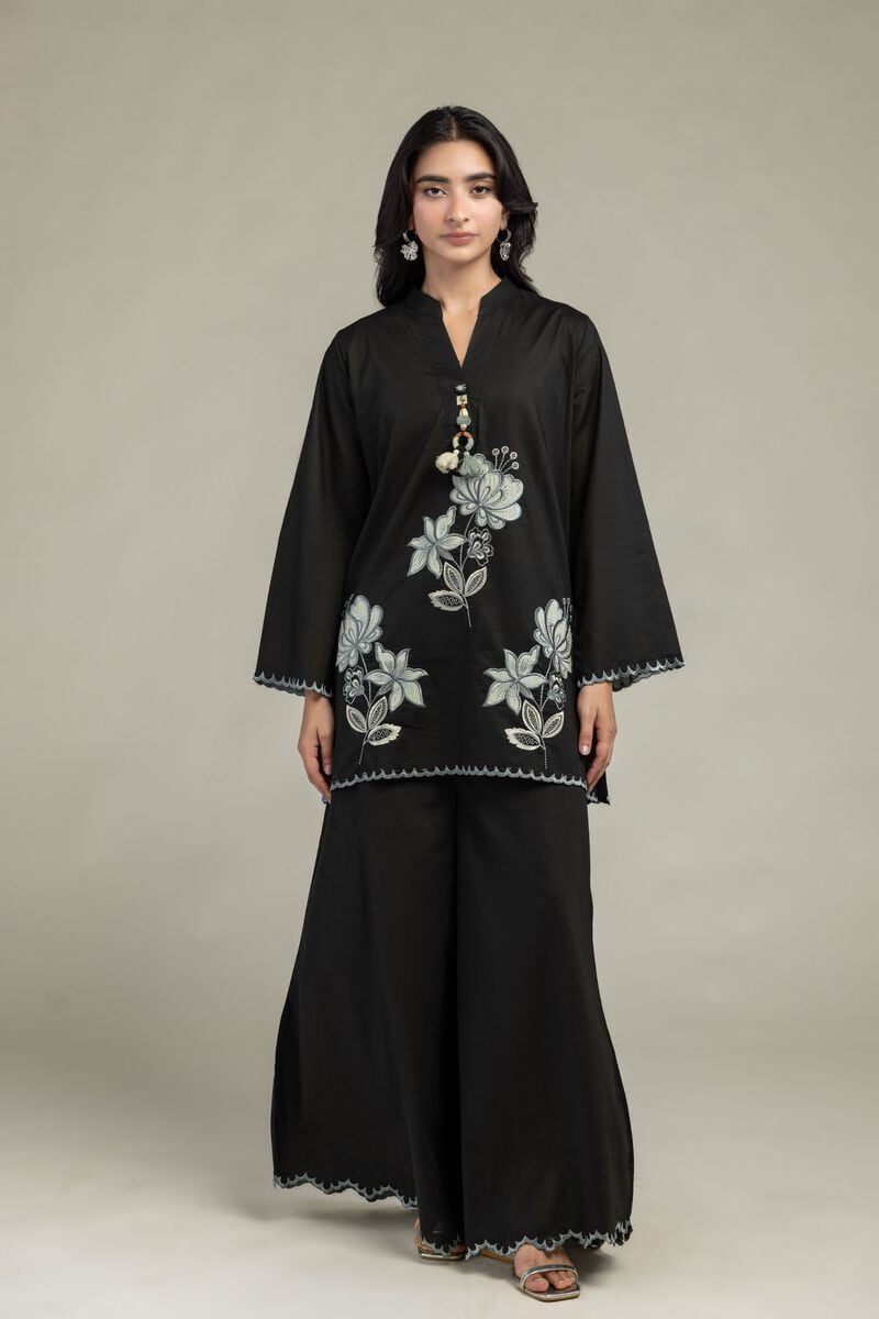 https://us.khaadi.com/dw/image/v2/BJTG_PRD/on/demandware.static/-/Sites-khaadi-master-catalog/default/dw7e38e973/images/hi-res/1-26-330-b-h1_multi_1.jpg?sw=800&sh=1200
