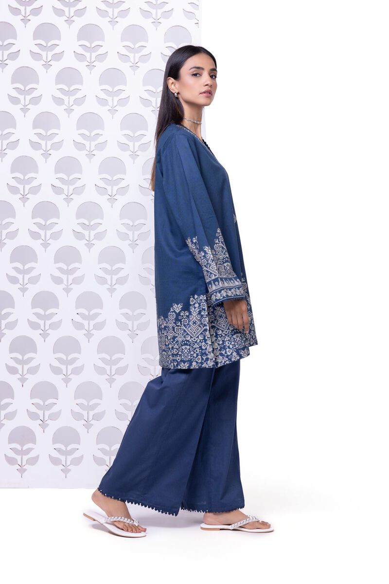 https://us.khaadi.com/dw/image/v2/BJTG_PRD/on/demandware.static/-/Sites-khaadi-master-catalog/default/dw7f3b90e1/images/hi-res/eeb245151a_blue_1.jpg?sw=800&sh=1200