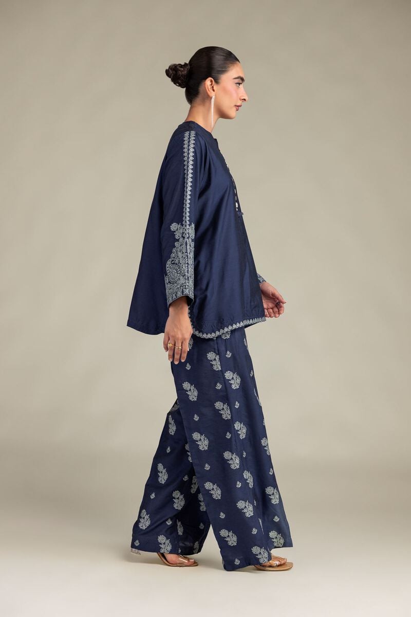 https://us.khaadi.com/dw/image/v2/BJTG_PRD/on/demandware.static/-/Sites-khaadi-master-catalog/default/dw807aaa1b/images/hi-res/1-26-249-b-d1_multi_1.jpg?sw=800&sh=1200