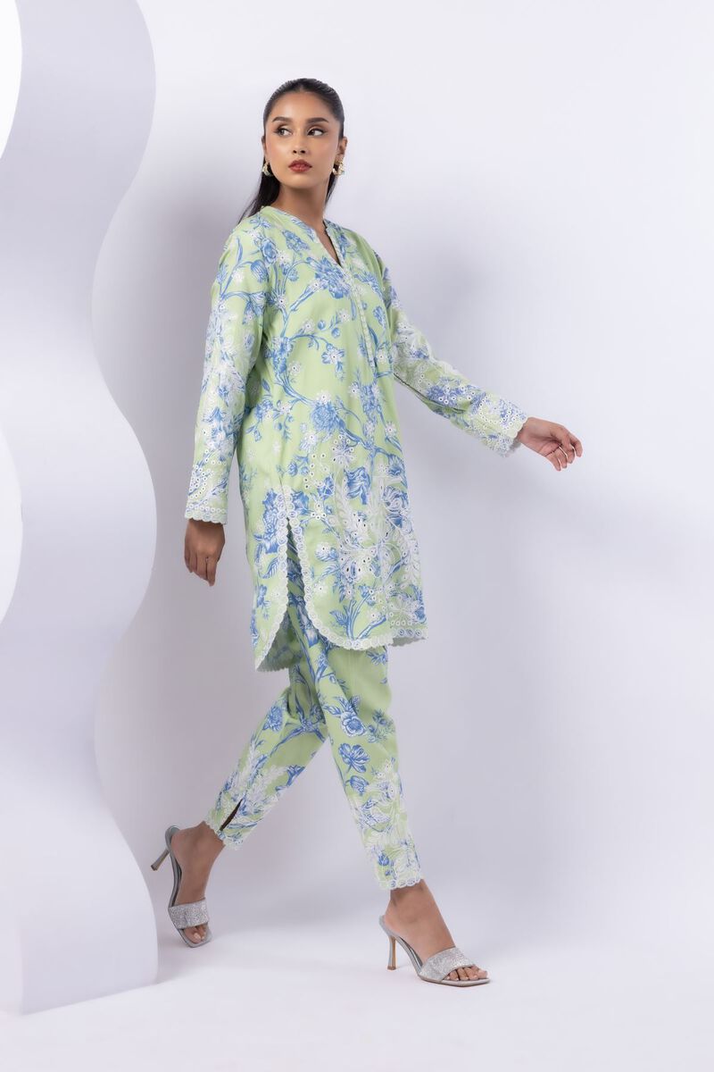 https://us.khaadi.com/dw/image/v2/BJTG_PRD/on/demandware.static/-/Sites-khaadi-master-catalog/default/dw8521e5f5/images/hi-res/sb25078a_multi_1.jpg?sw=800&sh=1200