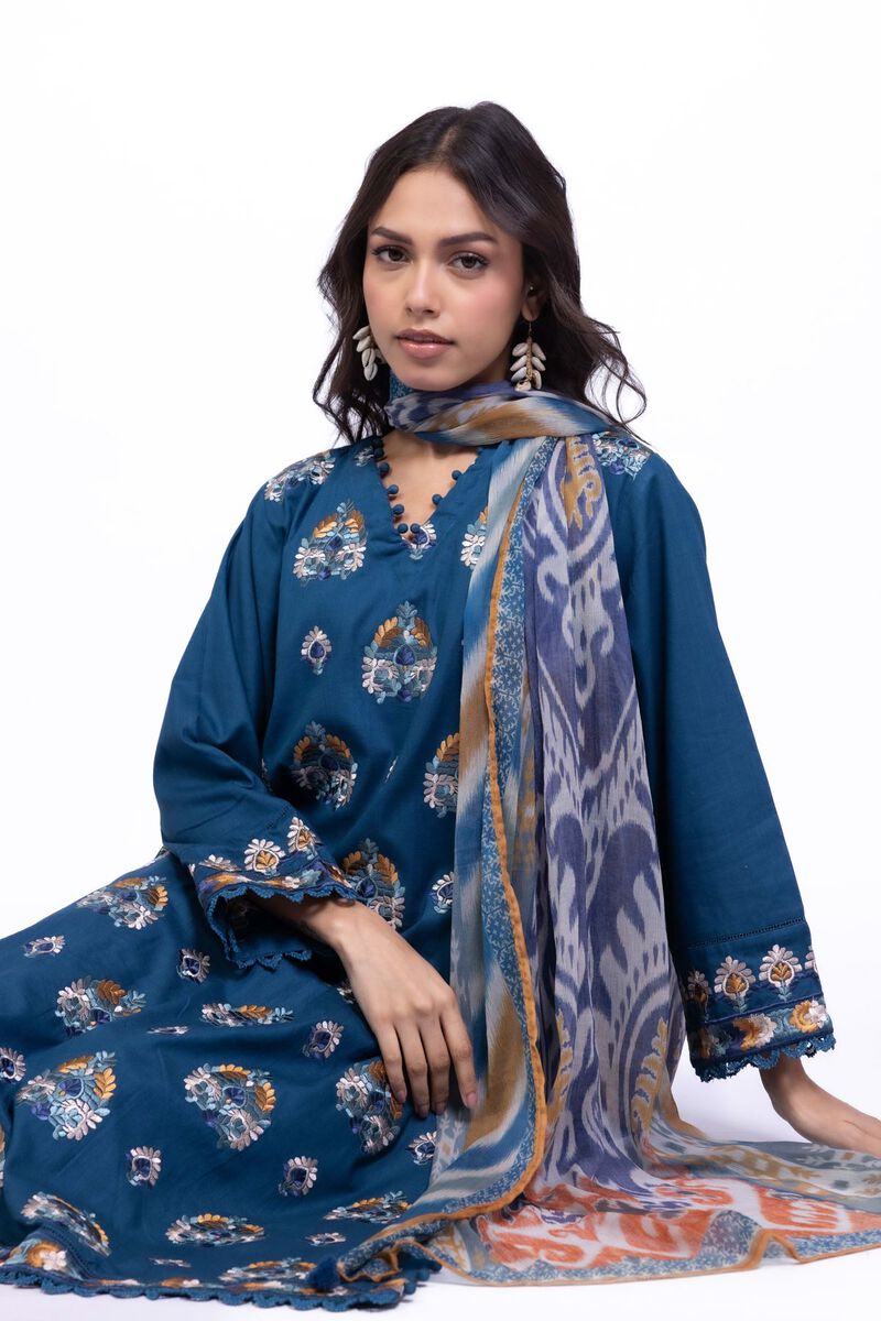 https://us.khaadi.com/dw/image/v2/BJTG_PRD/on/demandware.static/-/Sites-khaadi-master-catalog/default/dw85904319/images/hi-res/ch240817ac_multi_1.jpg?sw=800&sh=1200