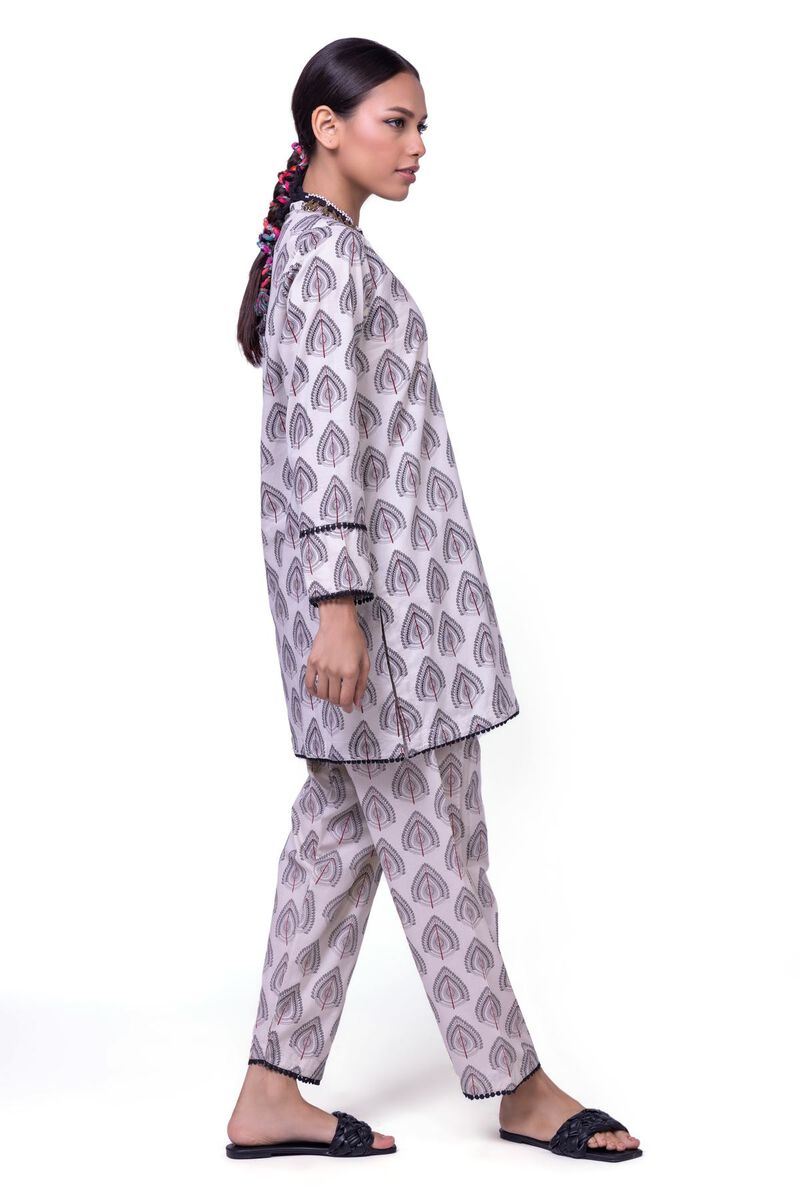 https://us.khaadi.com/dw/image/v2/BJTG_PRD/on/demandware.static/-/Sites-khaadi-master-catalog/default/dw87ea979b/images/hi-res/eeb245122a_off-white_1.jpg?sw=800&sh=1200