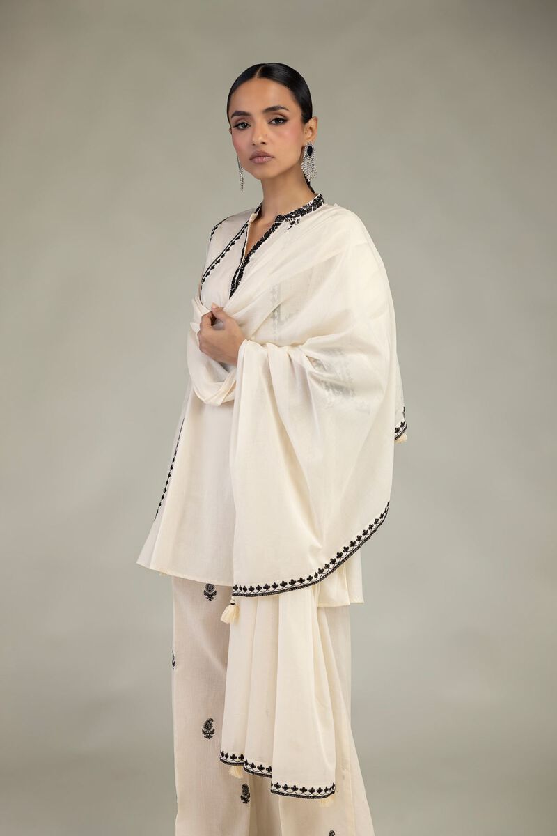 https://us.khaadi.com/dw/image/v2/BJTG_PRD/on/demandware.static/-/Sites-khaadi-master-catalog/default/dw88620c4f/images/hi-res/1-26-325-c-g2_multi_1.jpg?sw=800&sh=1200