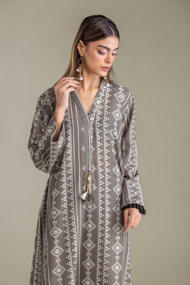 https://us.khaadi.com/dw/image/v2/BJTG_PRD/on/demandware.static/-/Sites-khaadi-master-catalog/default/dw8877db07/images/hi-res/1-26-416-a-f2_multi_1.jpg?sw=800&sh=1200
