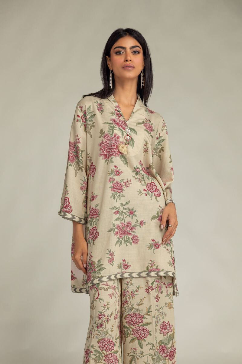 https://us.khaadi.com/dw/image/v2/BJTG_PRD/on/demandware.static/-/Sites-khaadi-master-catalog/default/dw888c1a58/images/hi-res/1-26-333-a-h1_multi_1.jpg?sw=800&sh=1200