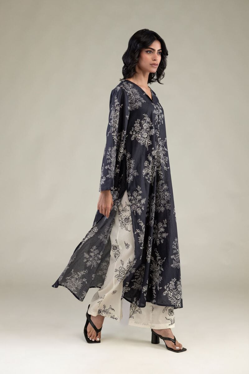 https://us.khaadi.com/dw/image/v2/BJTG_PRD/on/demandware.static/-/Sites-khaadi-master-catalog/default/dw8913d2a6/images/hi-res/1-26-248-b-c2_multi_1.jpg?sw=800&sh=1200