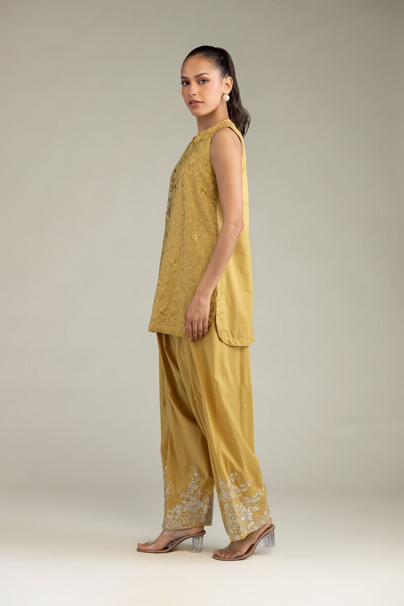 Embroidered | Cambric | Floral Sleeveless Kurta | USD 40.00