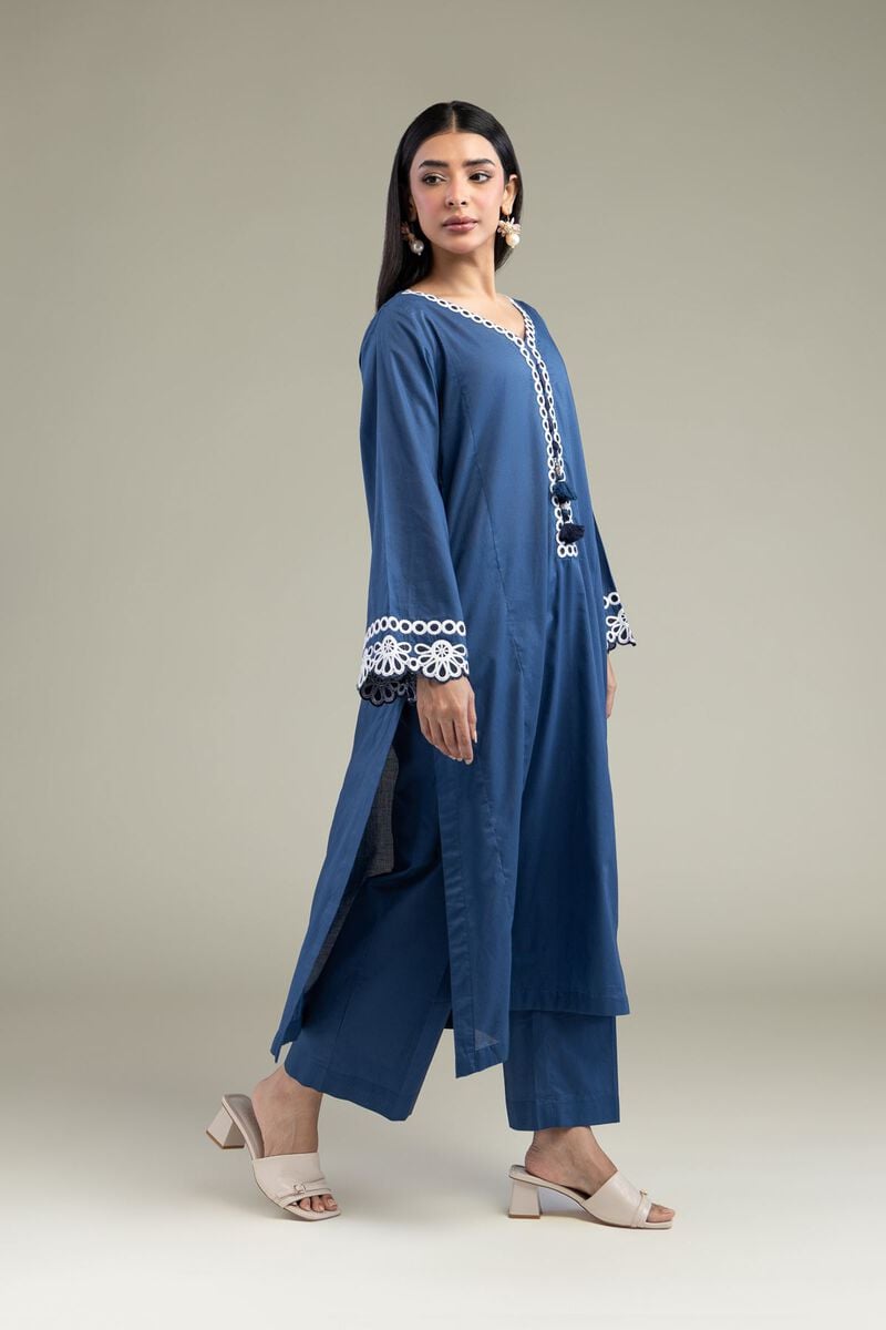 https://us.khaadi.com/dw/image/v2/BJTG_PRD/on/demandware.static/-/Sites-khaadi-master-catalog/default/dw8b996481/images/hi-res/1-26-219-b-c1_multi_1.jpg?sw=800&sh=1200