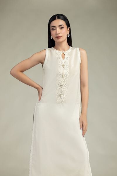 Embroidered | Mesuri | Short Sleeveless Kurta | USD 35.00