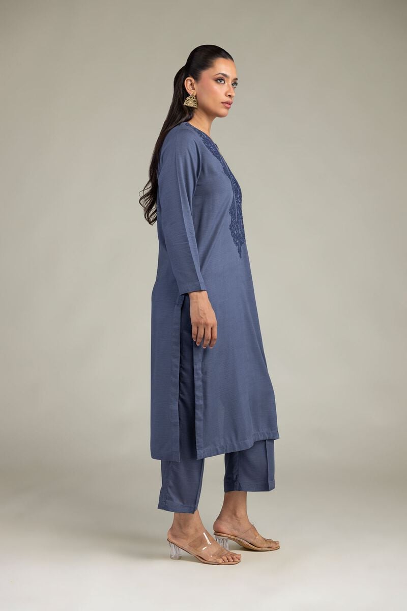 https://us.khaadi.com/dw/image/v2/BJTG_PRD/on/demandware.static/-/Sites-khaadi-master-catalog/default/dw8de3803a/images/hi-res/8-26-301-b-c1_multi_1.jpg?sw=800&sh=1200