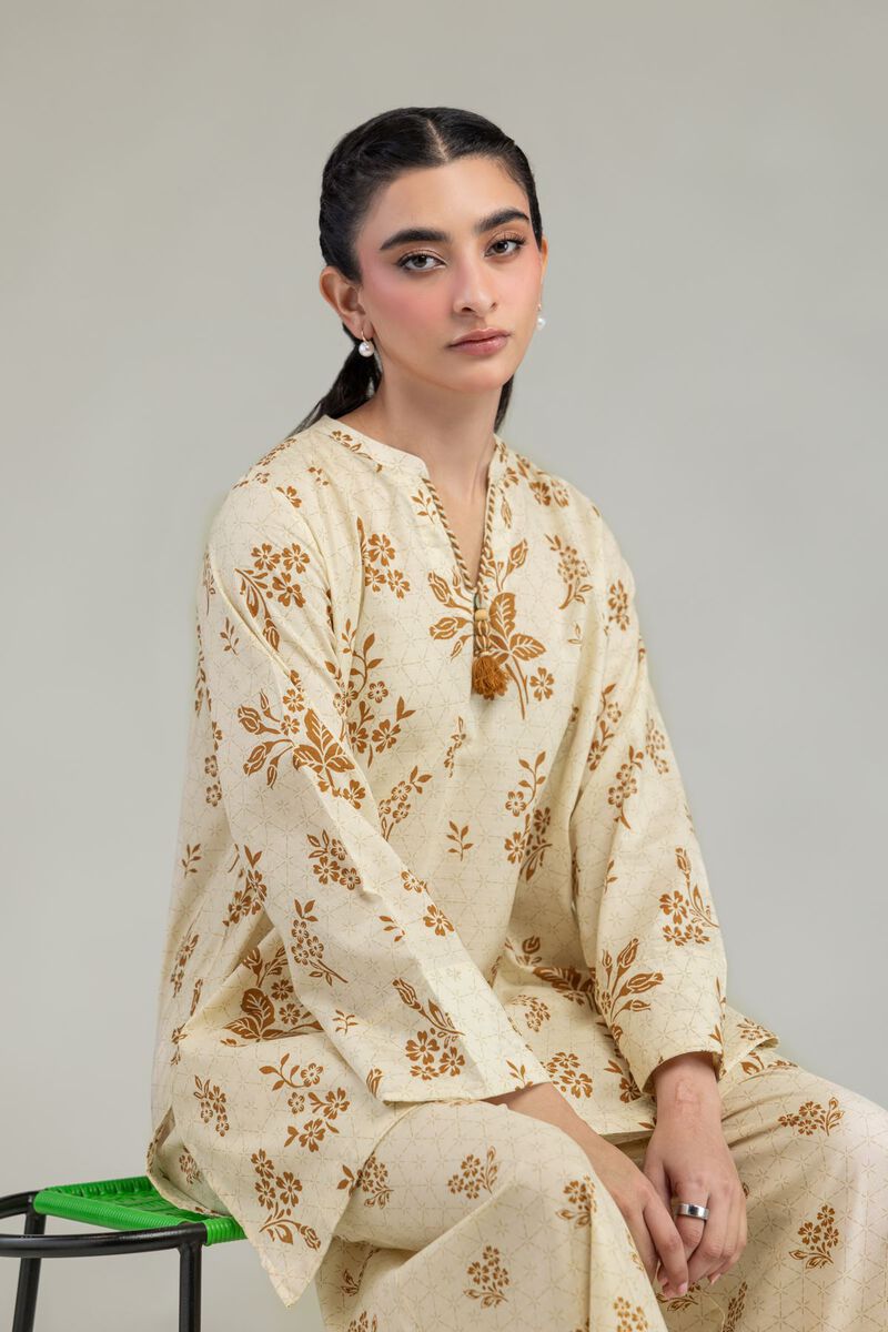 https://us.khaadi.com/dw/image/v2/BJTG_PRD/on/demandware.static/-/Sites-khaadi-master-catalog/default/dw8e1a32ad/images/hi-res/1-26-212-a-h1_multi_1.jpg?sw=800&sh=1200