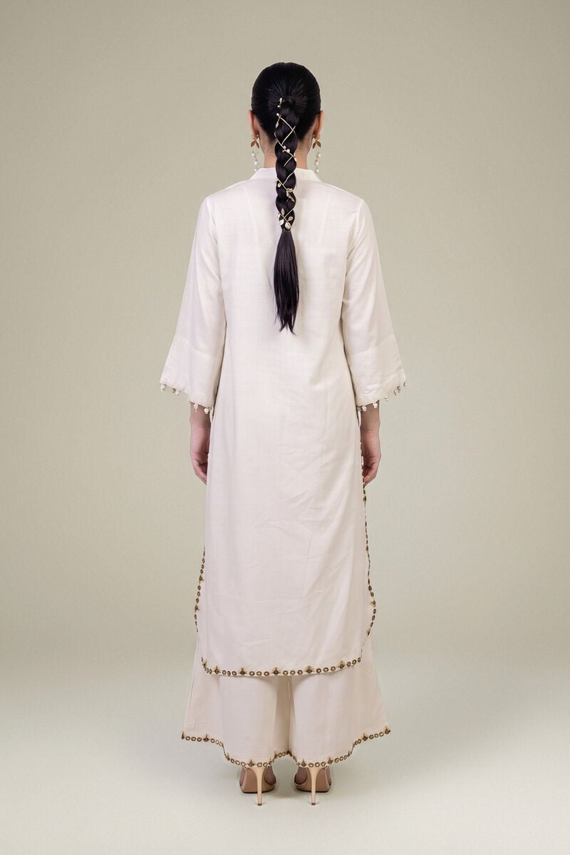 Embroidered | Raw Silk | Silk V-Neck Kurta | USD 60.00