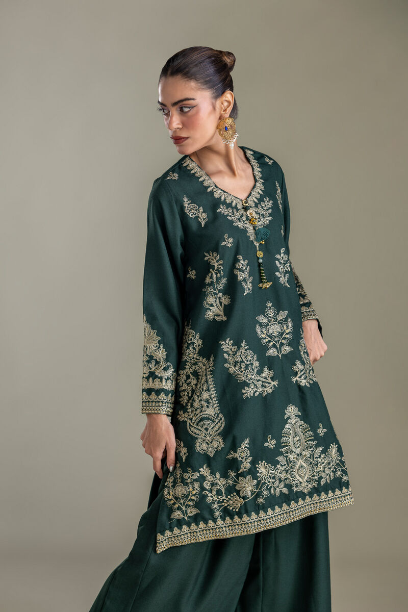 https://us.khaadi.com/dw/image/v2/BJTG_PRD/on/demandware.static/-/Sites-khaadi-master-catalog/default/dw8fbe6279/images/hi-res/2-26-413-a-d1_multi_1.jpg?sw=800&sh=1200