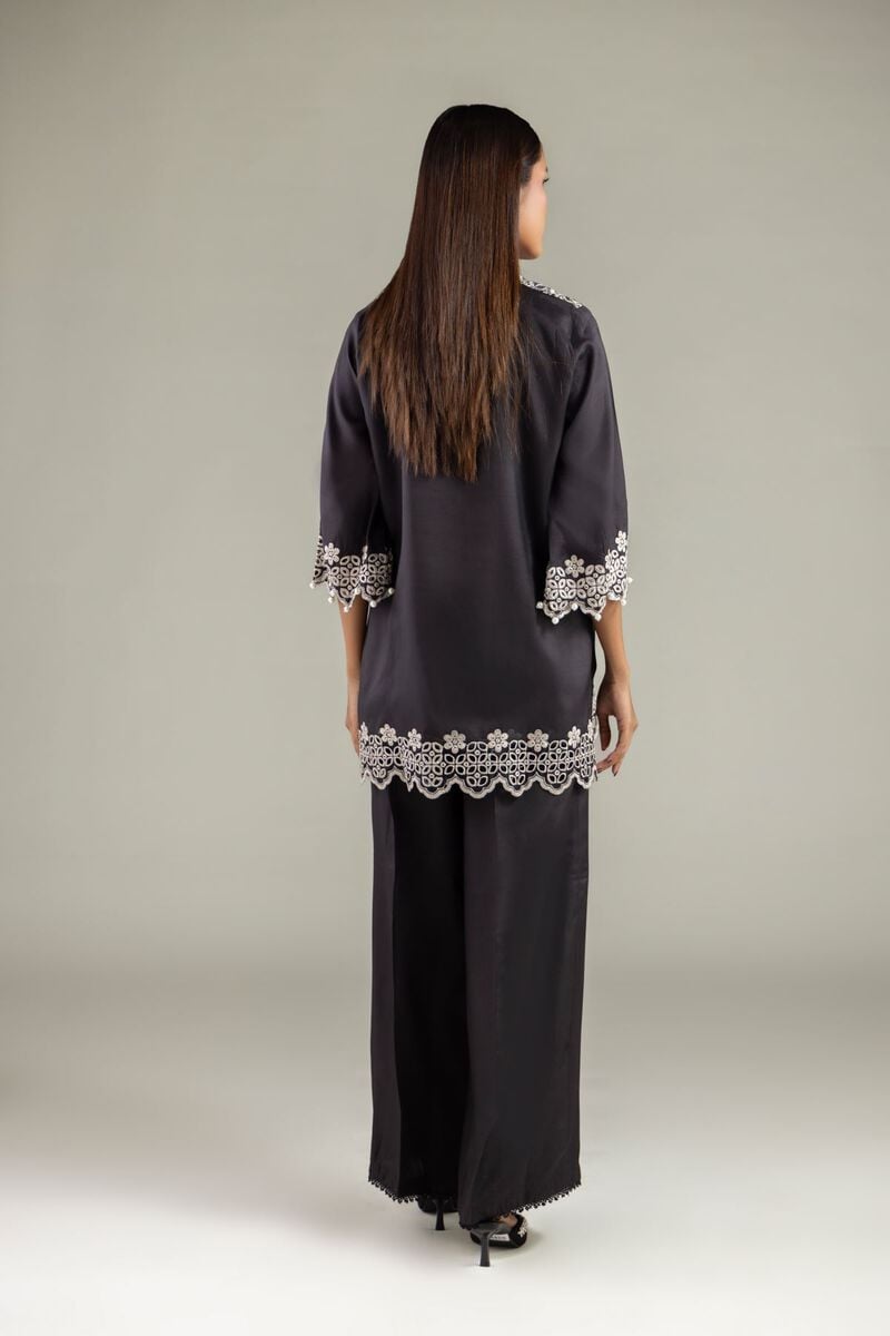 Embroidered | Raw Silk | V-Neck Floral Kurta | USD 60.00