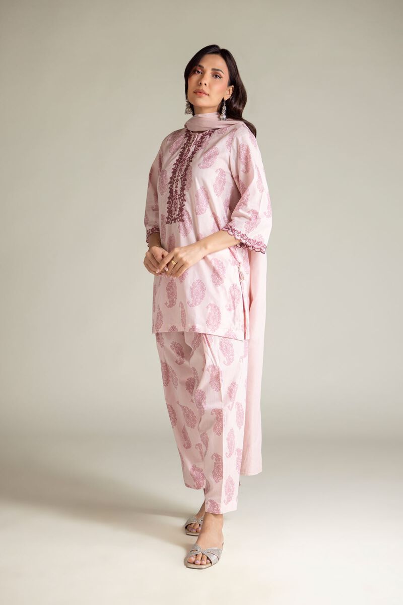 https://us.khaadi.com/dw/image/v2/BJTG_PRD/on/demandware.static/-/Sites-khaadi-master-catalog/default/dw8fd79511/images/hi-res/1-26-139-b-f_multi_1.jpg?sw=800&sh=1200