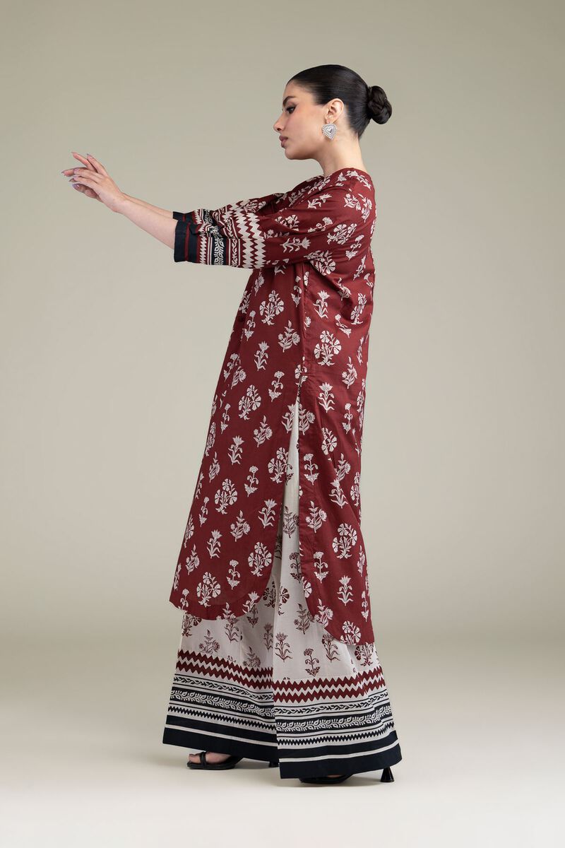 https://us.khaadi.com/dw/image/v2/BJTG_PRD/on/demandware.static/-/Sites-khaadi-master-catalog/default/dw8ff9c204/images/hi-res/1-26-209-b-f1_multi_1.jpg?sw=800&sh=1200