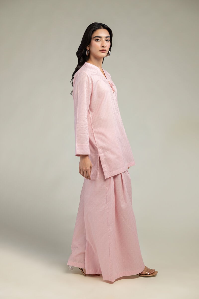 https://us.khaadi.com/dw/image/v2/BJTG_PRD/on/demandware.static/-/Sites-khaadi-master-catalog/default/dw914ff613/images/hi-res/8-26-302-b-b1_multi_1.jpg?sw=800&sh=1200