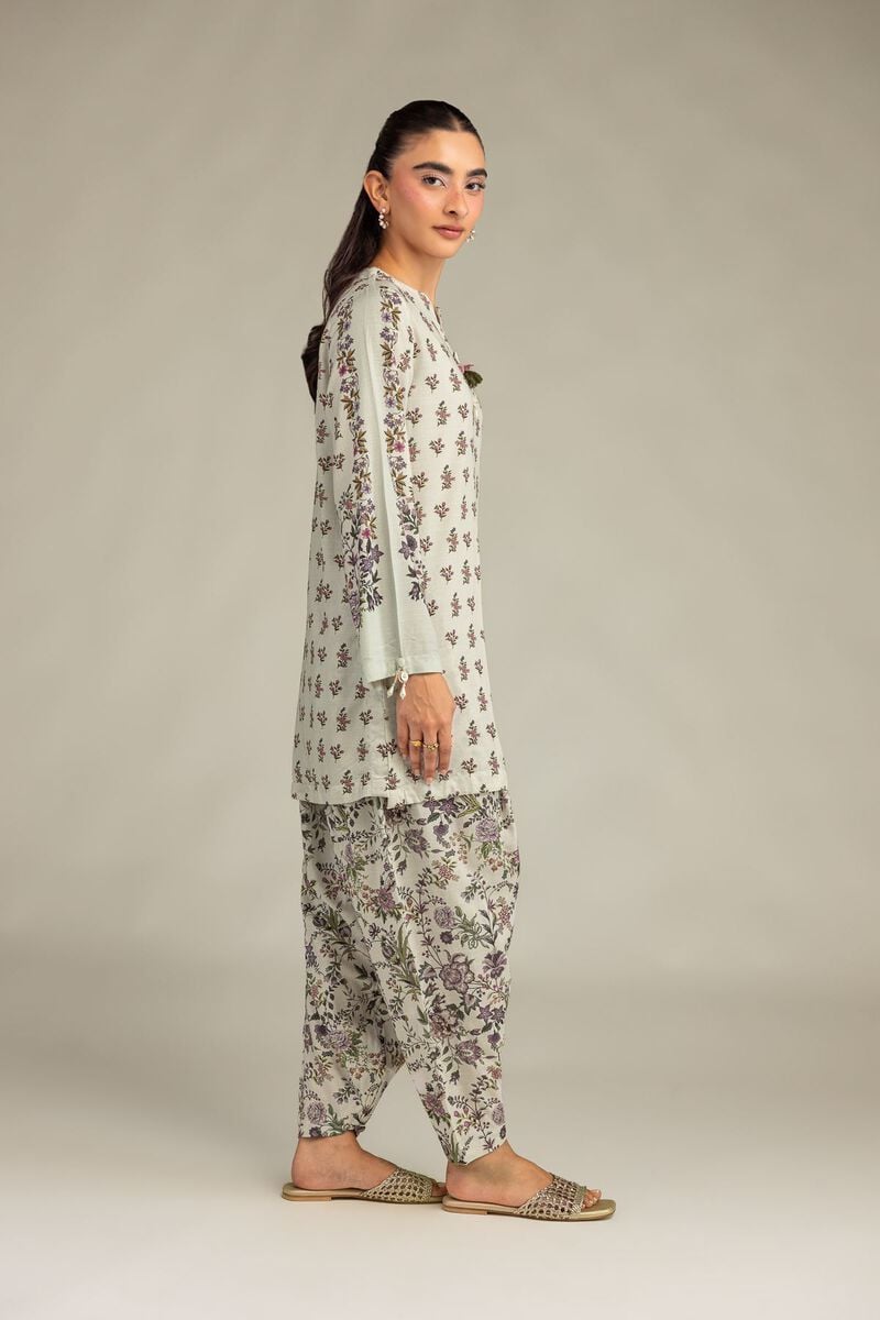 https://us.khaadi.com/dw/image/v2/BJTG_PRD/on/demandware.static/-/Sites-khaadi-master-catalog/default/dw926207e3/images/hi-res/1-26-334-b-a1_multi_1.jpg?sw=800&sh=1200