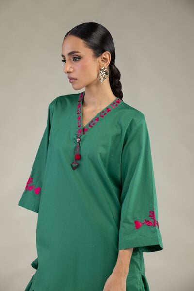 Embroidered | Cambric | Green Floral Kurta | USD 40.00