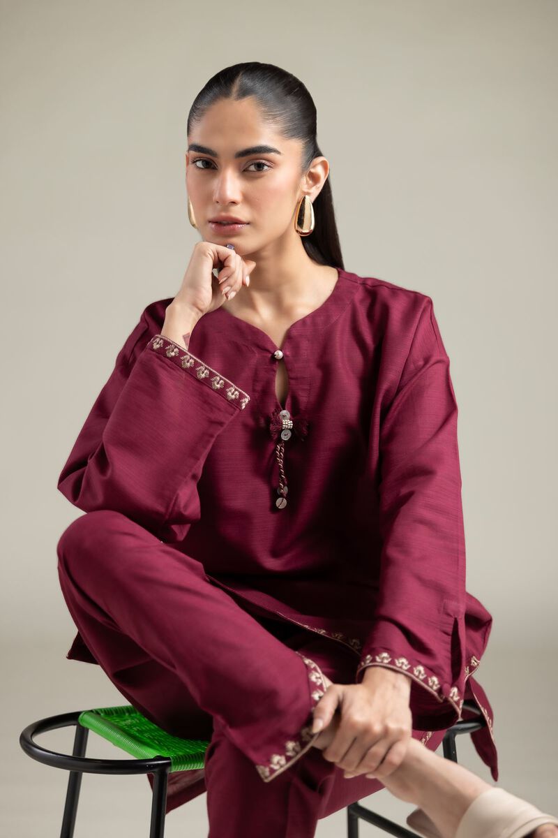 https://us.khaadi.com/dw/image/v2/BJTG_PRD/on/demandware.static/-/Sites-khaadi-master-catalog/default/dw9547b51f/images/hi-res/1-26-109-a-p_multi_1.jpg?sw=800&sh=1200