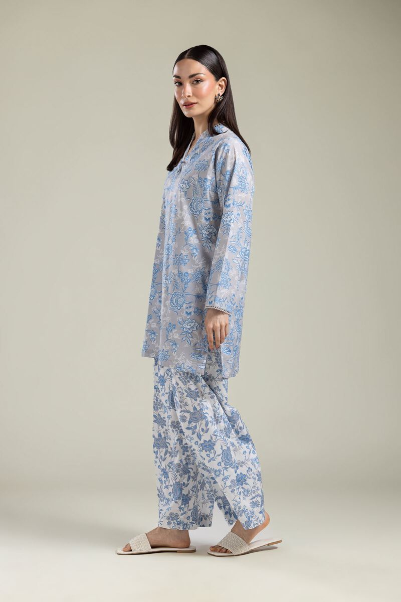 https://us.khaadi.com/dw/image/v2/BJTG_PRD/on/demandware.static/-/Sites-khaadi-master-catalog/default/dw9571a663/images/hi-res/1-26-135-b-f_multi_1.jpg?sw=800&sh=1200