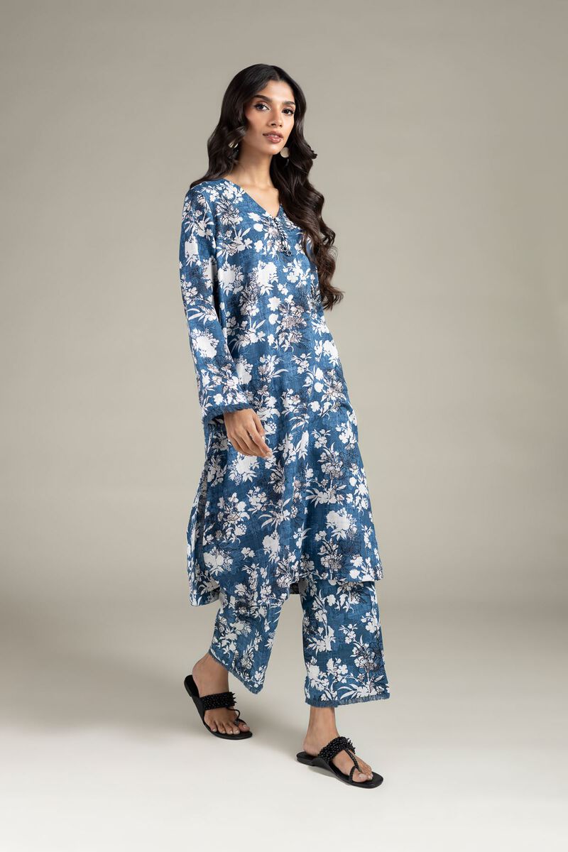 https://us.khaadi.com/dw/image/v2/BJTG_PRD/on/demandware.static/-/Sites-khaadi-master-catalog/default/dw95981d1d/images/hi-res/otd4-ex24-06ba_multi_1.jpg?sw=800&sh=1200