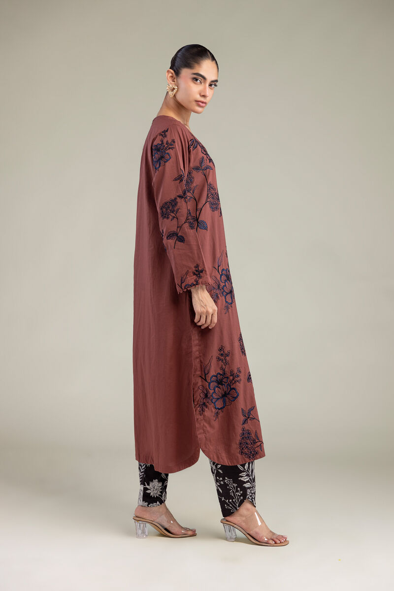 https://us.khaadi.com/dw/image/v2/BJTG_PRD/on/demandware.static/-/Sites-khaadi-master-catalog/default/dw95c1da81/images/hi-res/1-26-241-b-g2_multi_1.jpg?sw=800&sh=1200