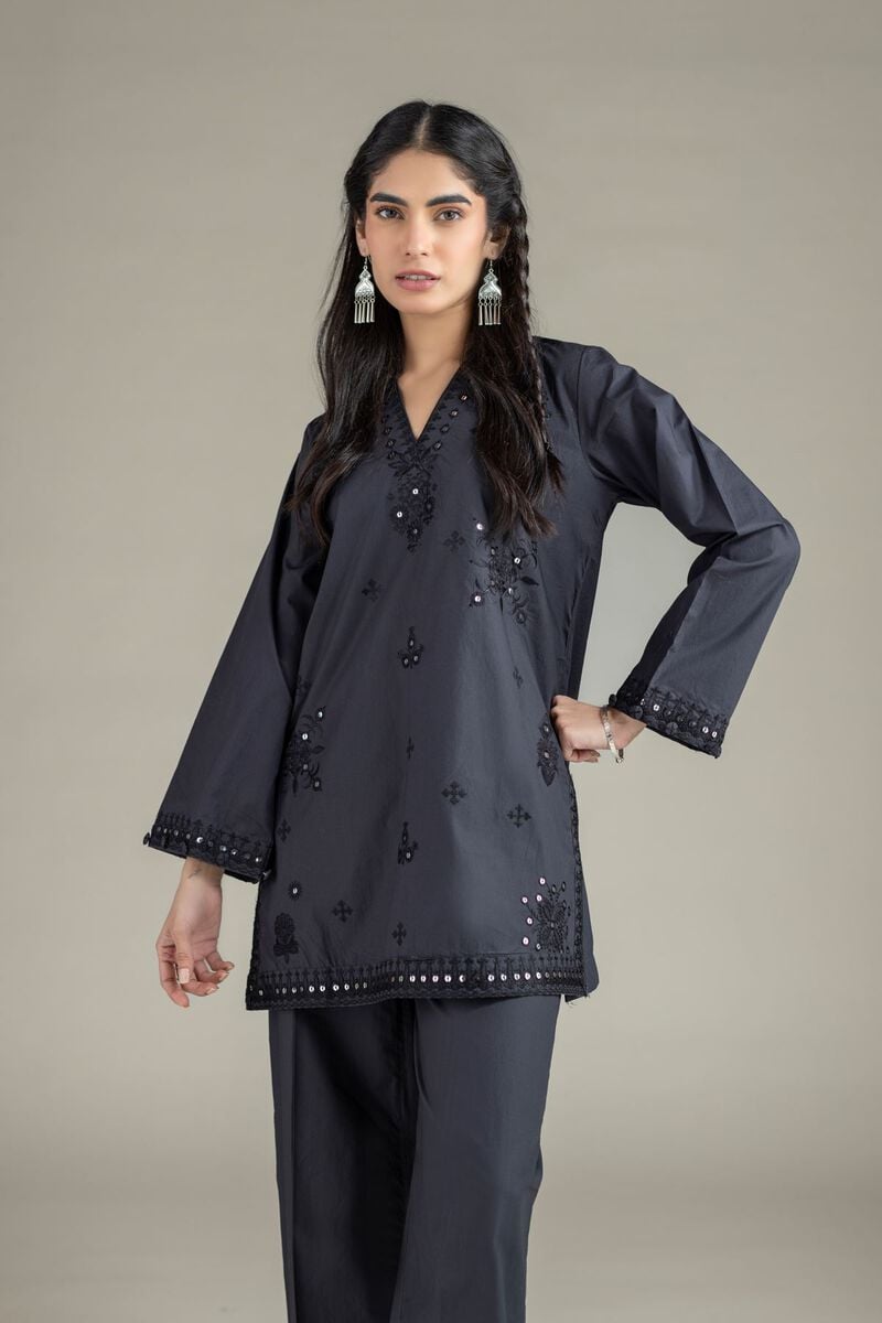 https://us.khaadi.com/dw/image/v2/BJTG_PRD/on/demandware.static/-/Sites-khaadi-master-catalog/default/dw968d3a9e/images/hi-res/25-08-8e7-11ta_multi_1.jpg?sw=800&sh=1200