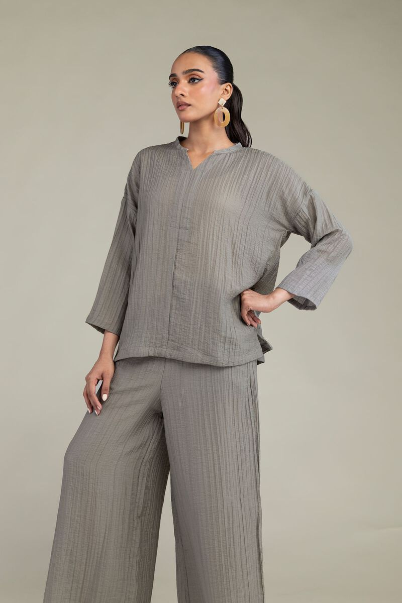 https://us.khaadi.com/dw/image/v2/BJTG_PRD/on/demandware.static/-/Sites-khaadi-master-catalog/default/dw97426062/images/hi-res/14-26-304-a-d1_multi_1.jpg?sw=800&sh=1200