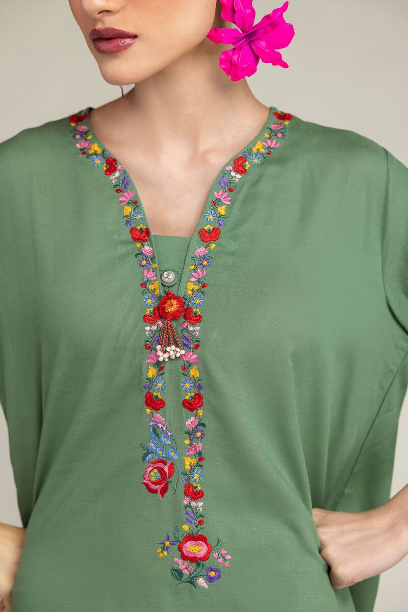 Embroidered | Raw Silk | Green Floral Kurta | USD 40.00
