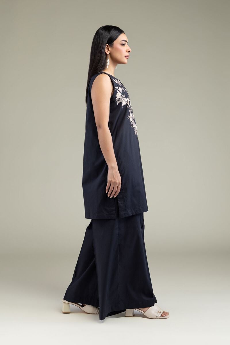 https://us.khaadi.com/dw/image/v2/BJTG_PRD/on/demandware.static/-/Sites-khaadi-master-catalog/default/dw98e5457b/images/hi-res/1-26-219-b-f1_multi_1.jpg?sw=800&sh=1200