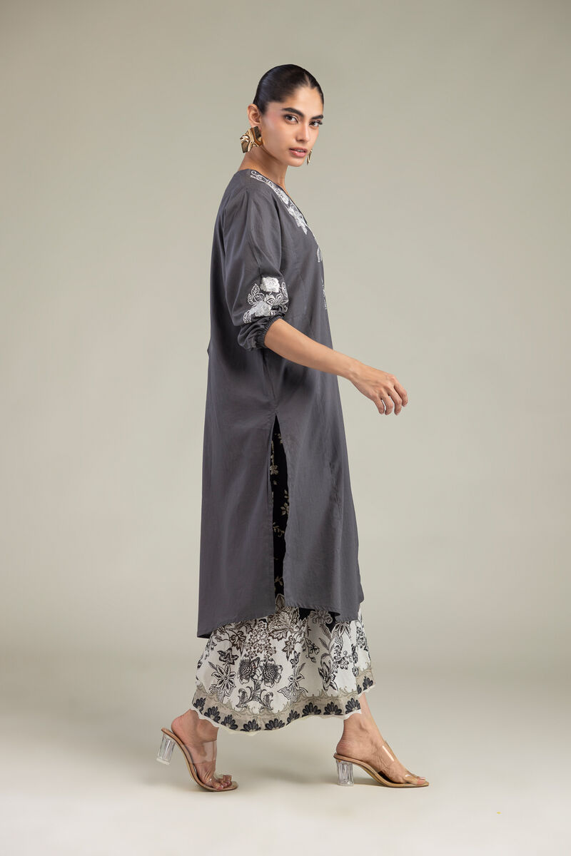 https://us.khaadi.com/dw/image/v2/BJTG_PRD/on/demandware.static/-/Sites-khaadi-master-catalog/default/dw993c5e21/images/hi-res/1-26-241-b-i2_multi_1.jpg?sw=800&sh=1200
