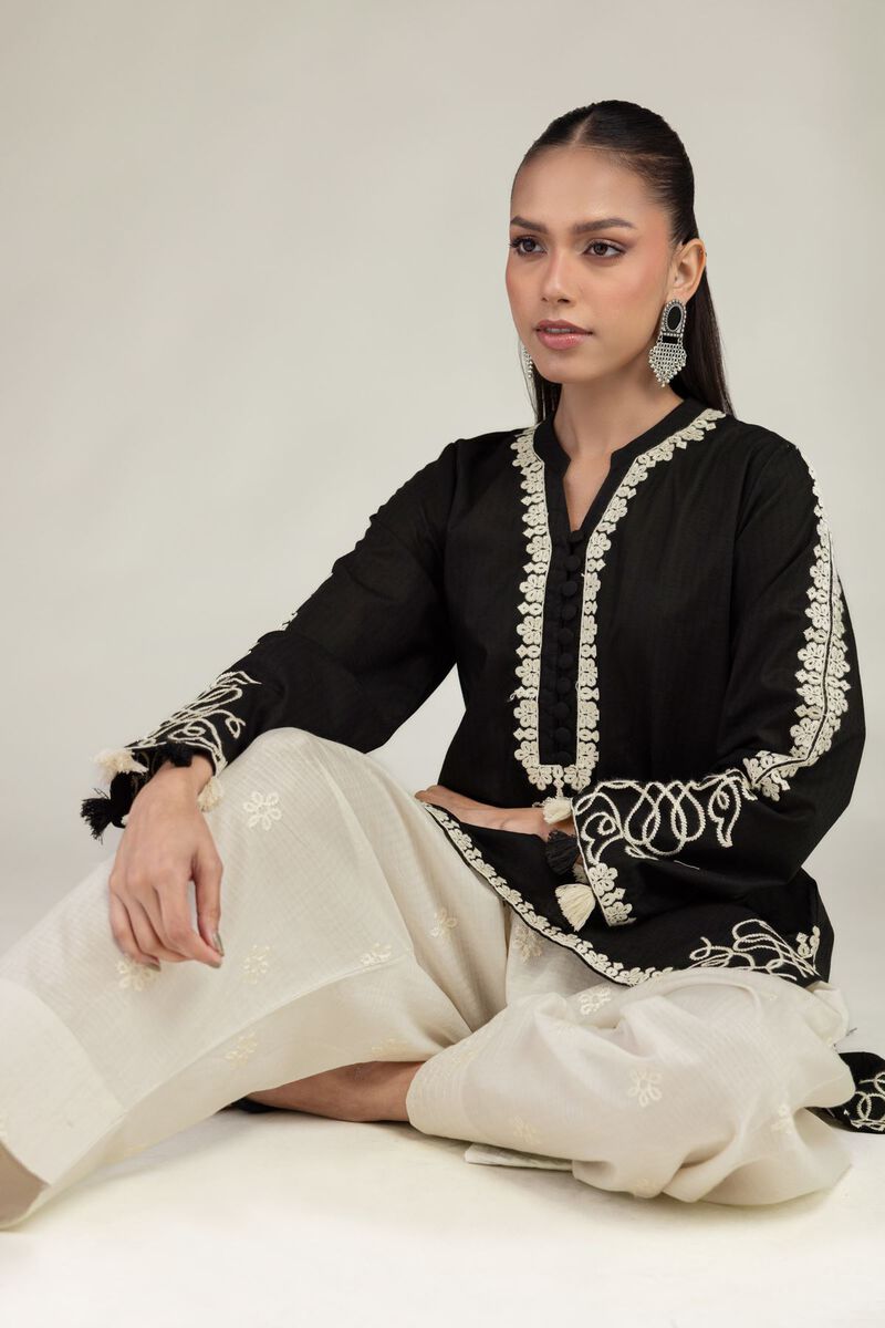 https://us.khaadi.com/dw/image/v2/BJTG_PRD/on/demandware.static/-/Sites-khaadi-master-catalog/default/dw995cdda8/images/hi-res/1-26-245-a-j1_multi_1.jpg?sw=800&sh=1200