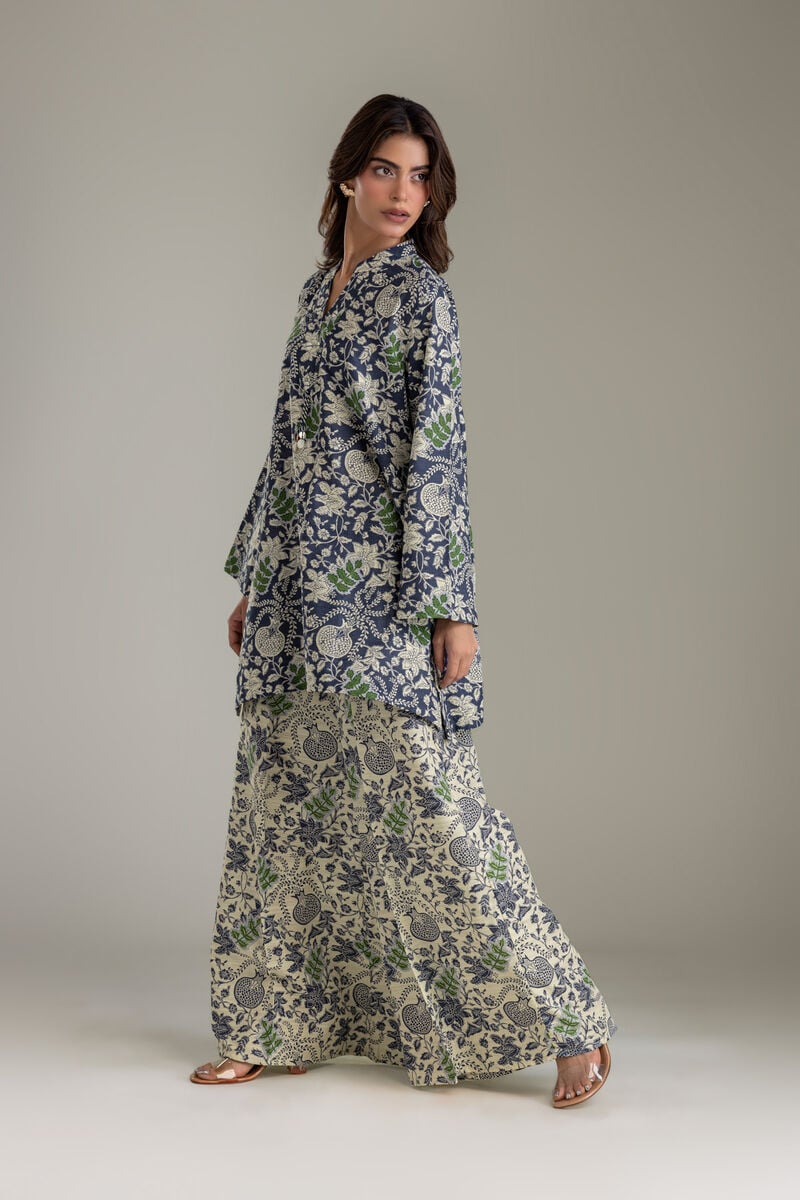 https://us.khaadi.com/dw/image/v2/BJTG_PRD/on/demandware.static/-/Sites-khaadi-master-catalog/default/dw99a2628e/images/hi-res/1-26-417-b-a1_multi_1.jpg?sw=800&sh=1200