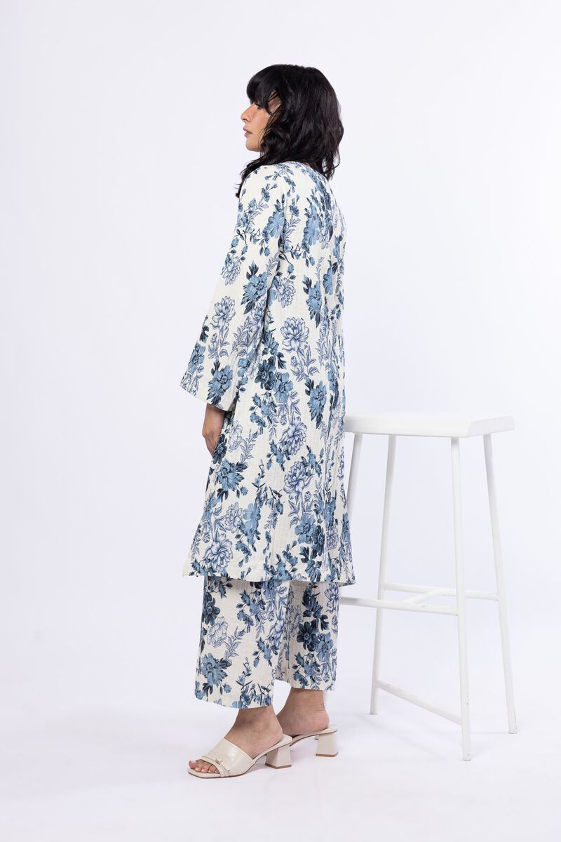 https://us.khaadi.com/dw/image/v2/BJTG_PRD/on/demandware.static/-/Sites-khaadi-master-catalog/default/dw99f6f932/images/hi-res/ex34-eeb24511ab_multi_1.jpg?sw=800&sh=1200