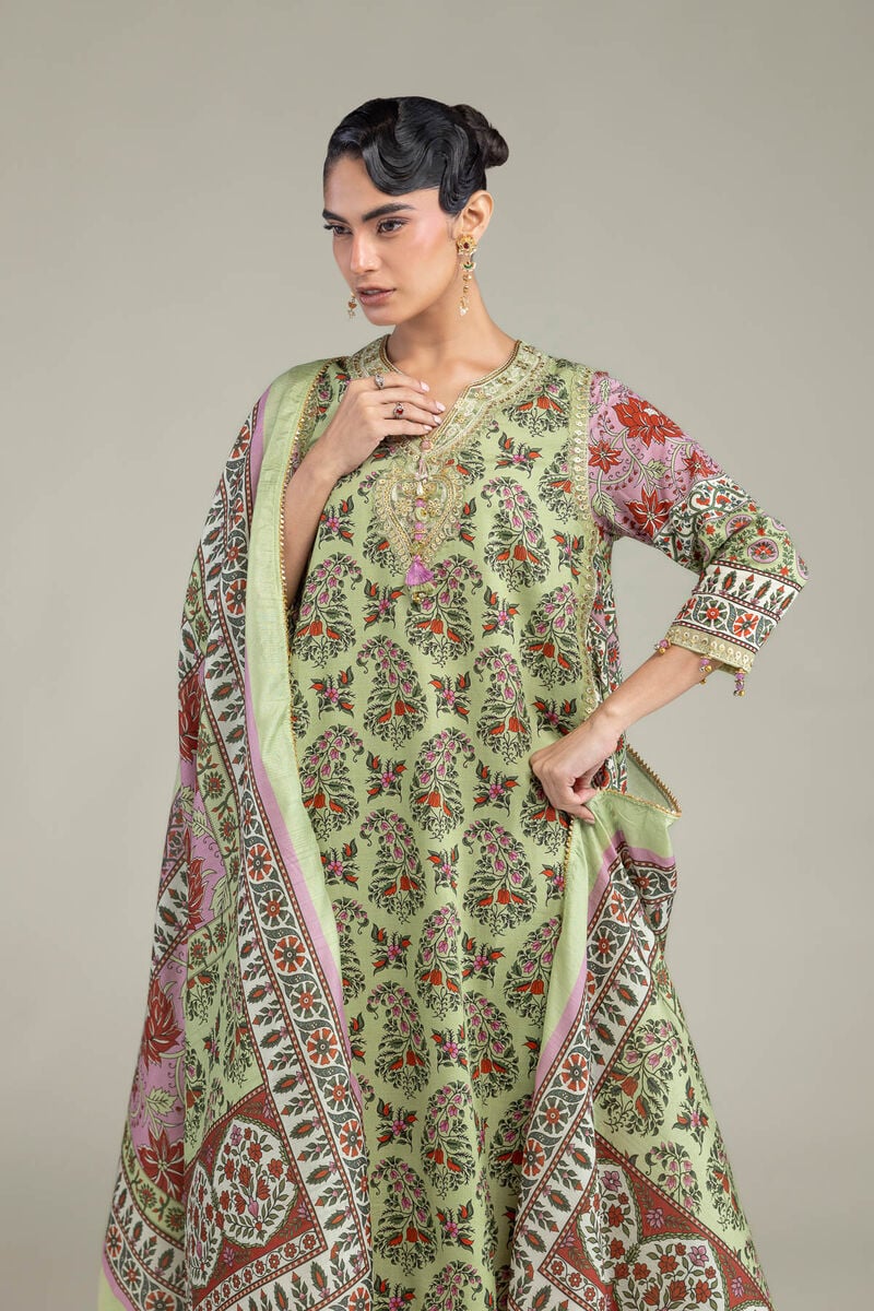 https://us.khaadi.com/dw/image/v2/BJTG_PRD/on/demandware.static/-/Sites-khaadi-master-catalog/default/dw9a7691df/images/hi-res/2-26-305-a-b1_multi_1.jpg?sw=800&sh=1200