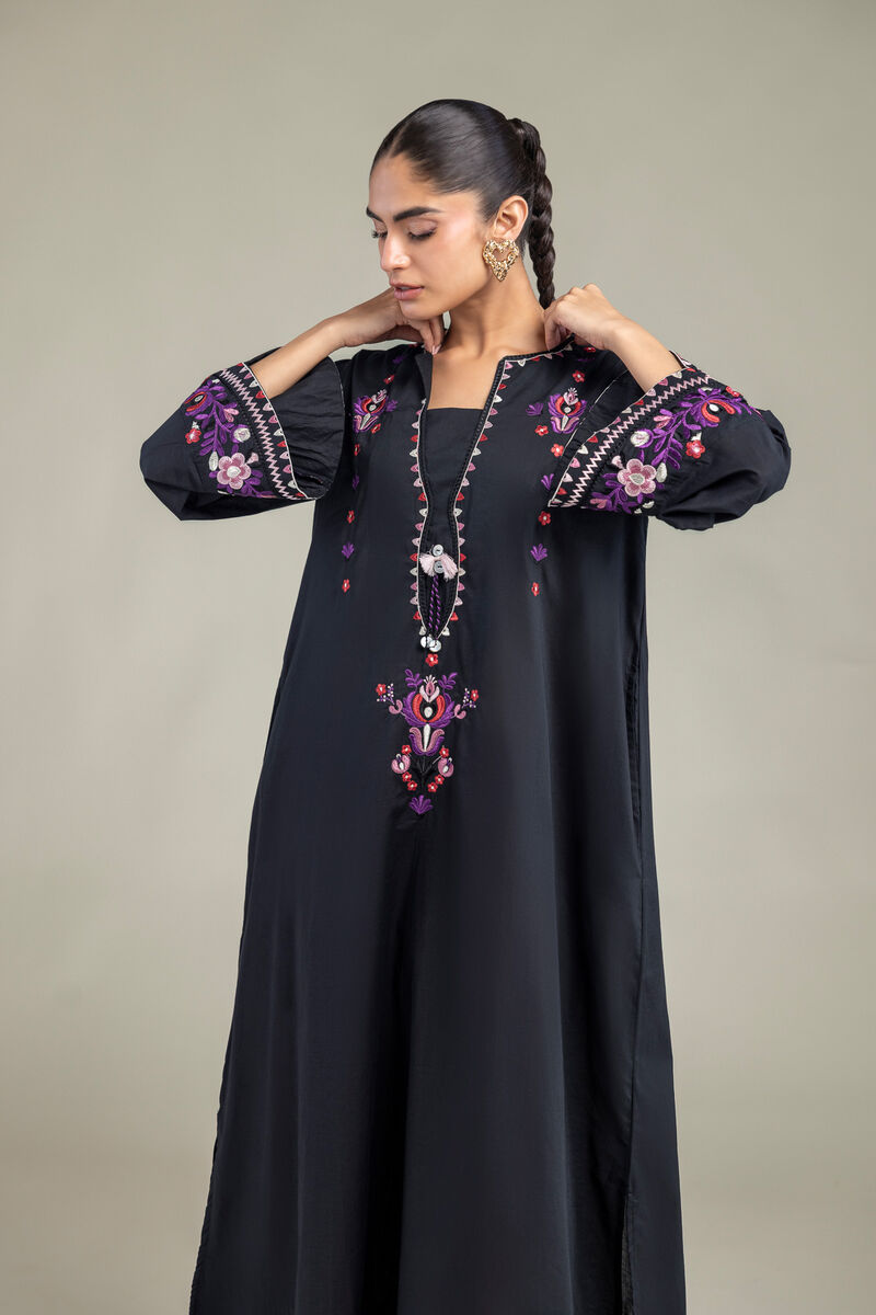 https://us.khaadi.com/dw/image/v2/BJTG_PRD/on/demandware.static/-/Sites-khaadi-master-catalog/default/dw9a799fc8/images/hi-res/1-26-210-a-j2_multi_1.jpg?sw=800&sh=1200
