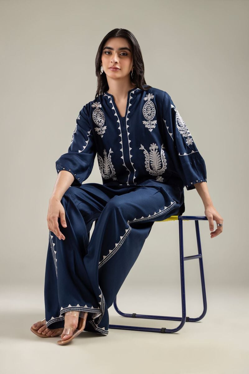 https://us.khaadi.com/dw/image/v2/BJTG_PRD/on/demandware.static/-/Sites-khaadi-master-catalog/default/dw9c6dcce8/images/hi-res/6-26-201-a-b1_multi_1.jpg?sw=800&sh=1200