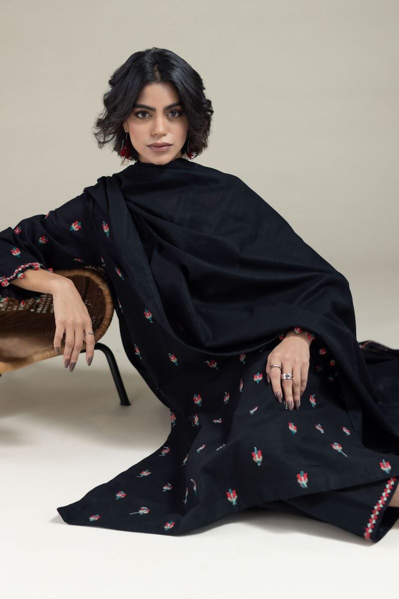 https://us.khaadi.com/dw/image/v2/BJTG_PRD/on/demandware.static/-/Sites-khaadi-master-catalog/default/dw9c8910b6/images/hi-res/25-08-12e8-01sa_multi_1.jpg?sw=800&sh=1200