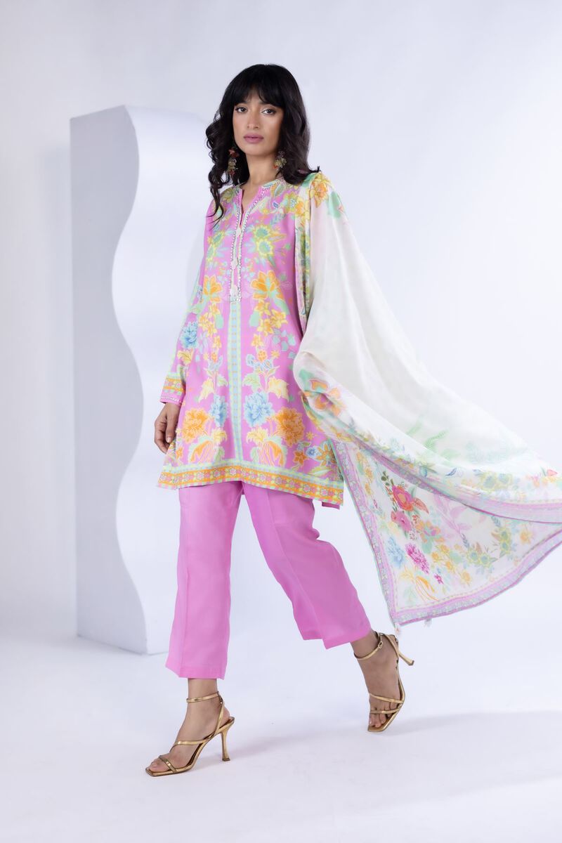 https://us.khaadi.com/dw/image/v2/BJTG_PRD/on/demandware.static/-/Sites-khaadi-master-catalog/default/dw9c89b8d0/images/hi-res/25-04s19-01ta_multi_1.jpg?sw=800&sh=1200
