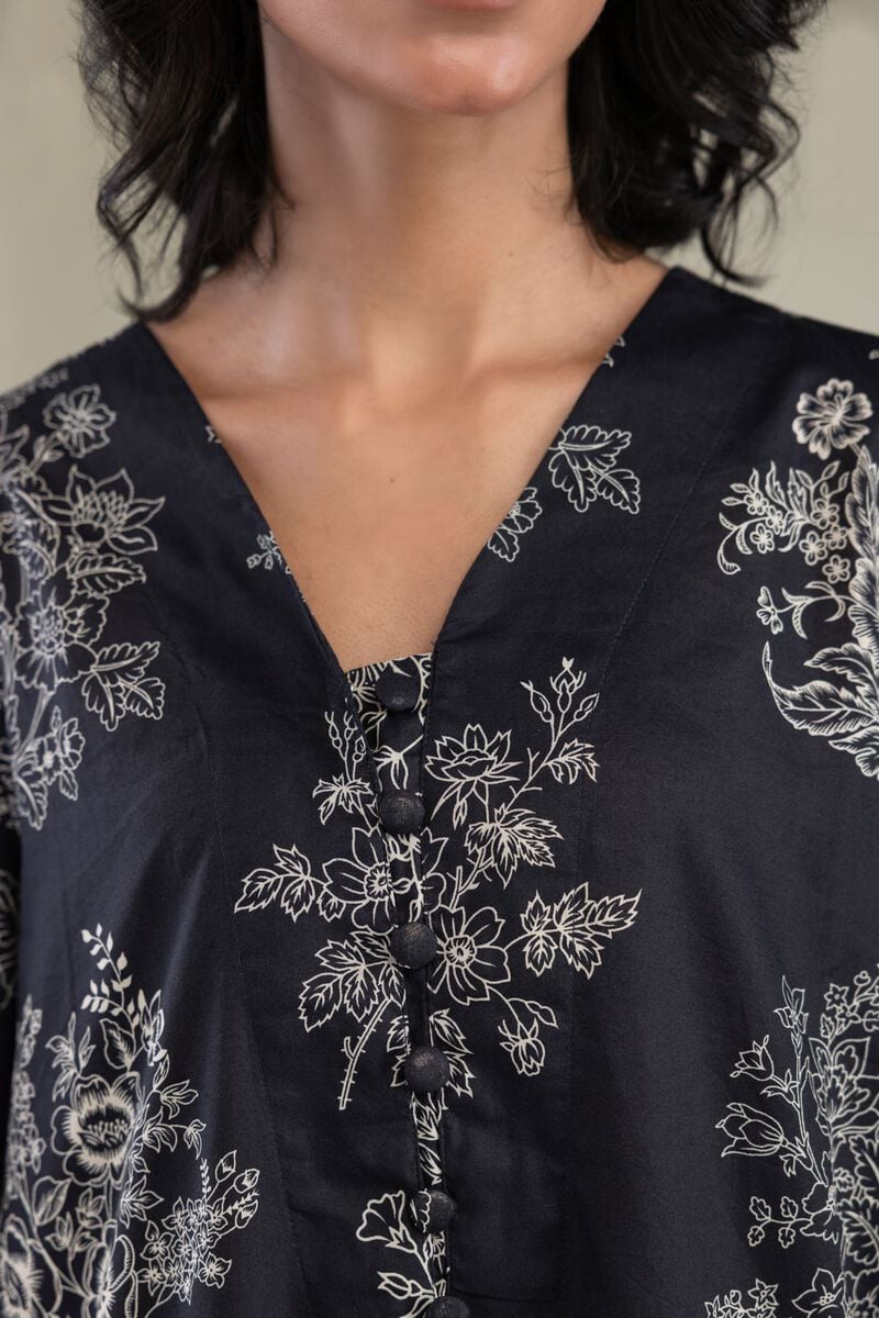 Embroidered | Cambric | Floral V-Neck Kurta | USD 35.00